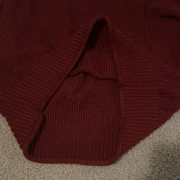 Red/maroon sweater - Picture 6 of 6